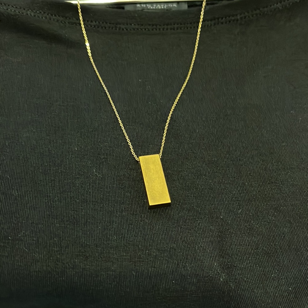 Gold bar necklace